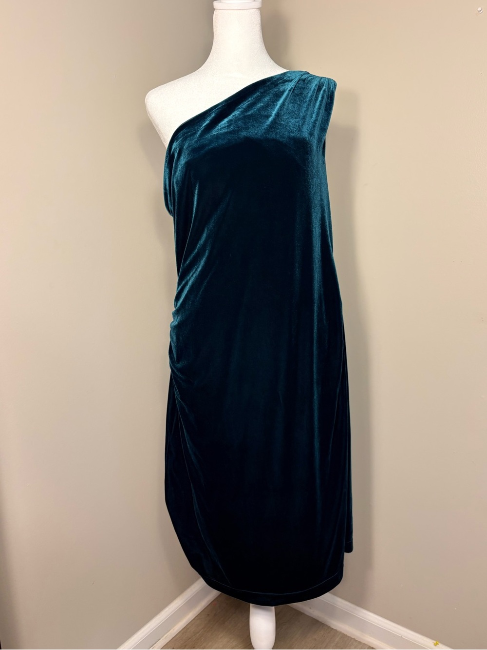 The Pyramid Collection Green Velvet Dress Womens Medium One Shoulder Romantic